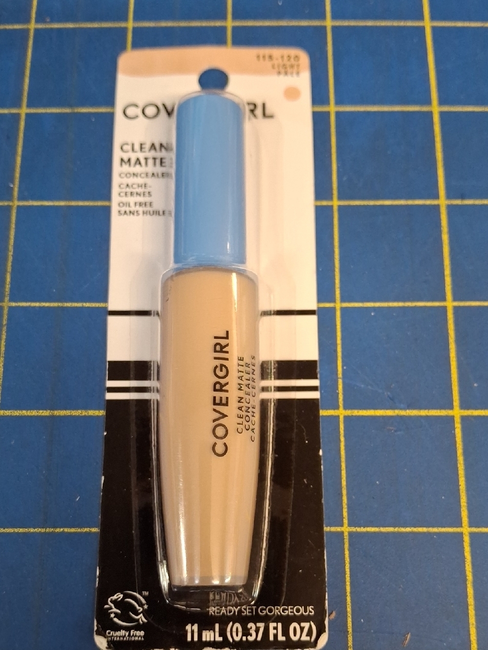 COVERGIRL Clean Matte Concealer New Sealed - 115- 120 Light Pale 11ml
